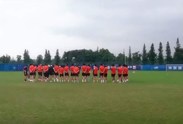 战报　CBA赛事综述新疆6人上双112-99送吉林8连败；浙江94-81轻取宁波；上海拒绝逆转101-99战胜江苏；深圳115-108逆转战胜广州；辽宁111-108险胜山东迎11连胜。